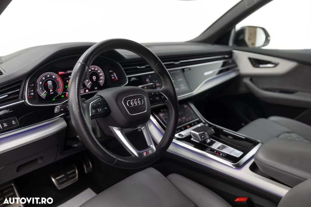 Audi Q8 55 TFSIe quattro tiptronic - 17