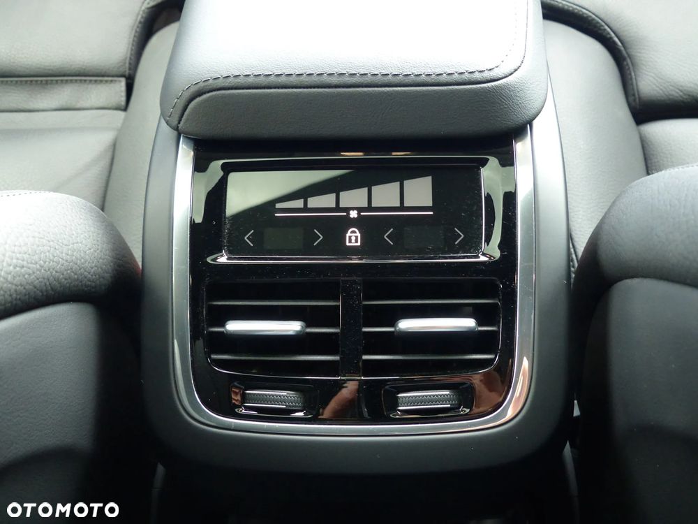 Volvo XC 60 B5 B AWD Ultra Dark - 23