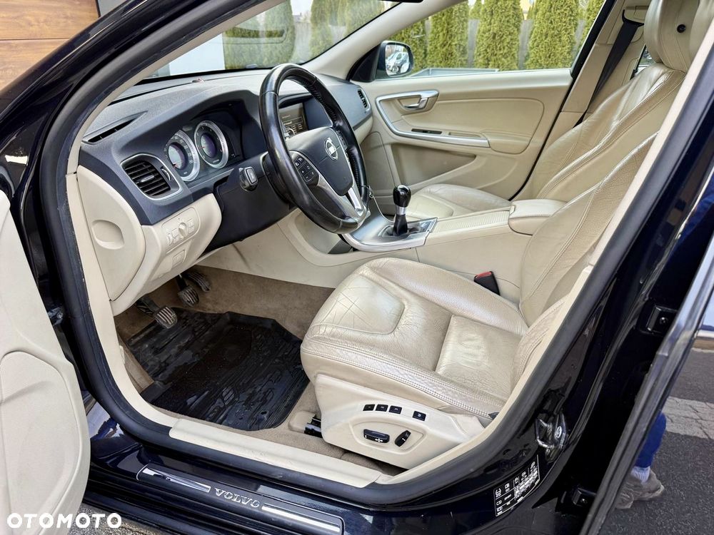 Volvo S60 D4 Momentum - 17