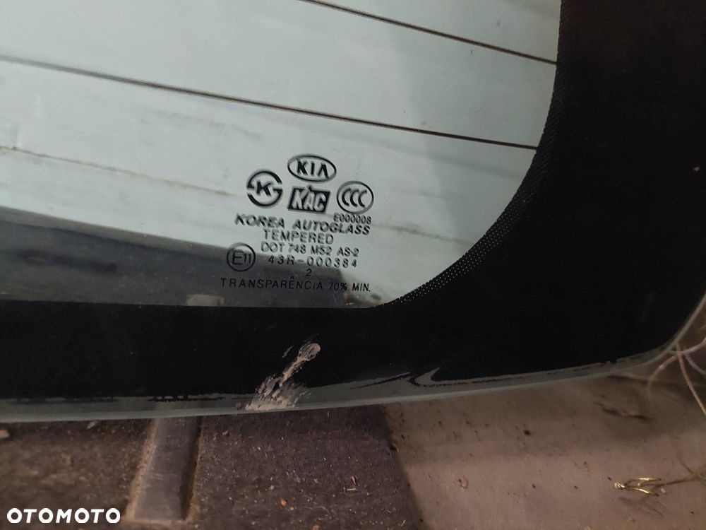 SZYBA TYŁ KLAPY BAGAŻNIKA KIA SORENTO I - 2