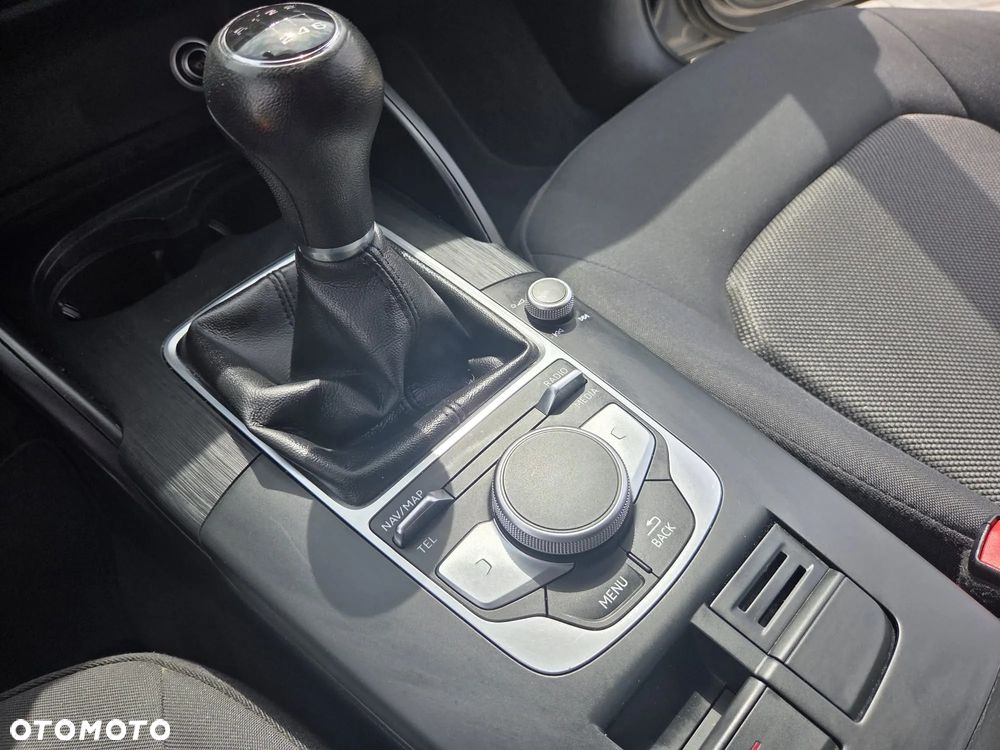 Audi A3 Sportback 2.0 TDI Ambiente - 15