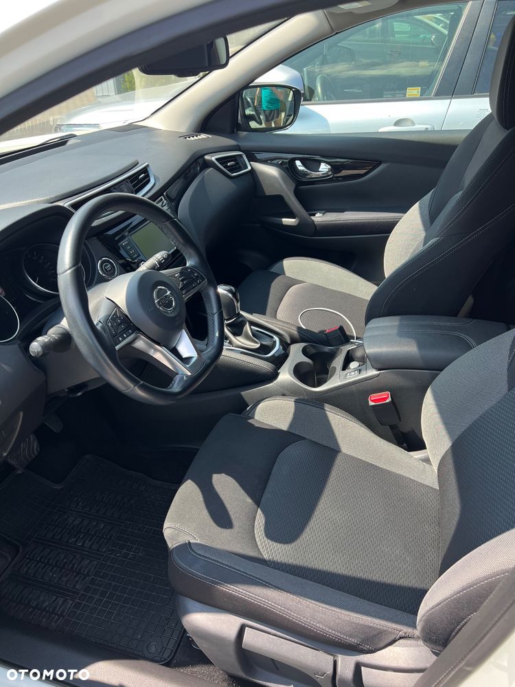 Nissan Qashqai 1.3 DIG-T N-Connecta DCT - 11