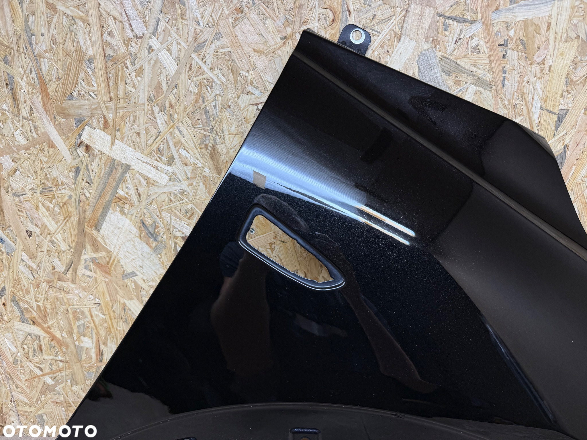 BŁOTNIK PRZÓD PRAWY OPEL CROSSLAND X CZARNY METALIK 39018600 - 31