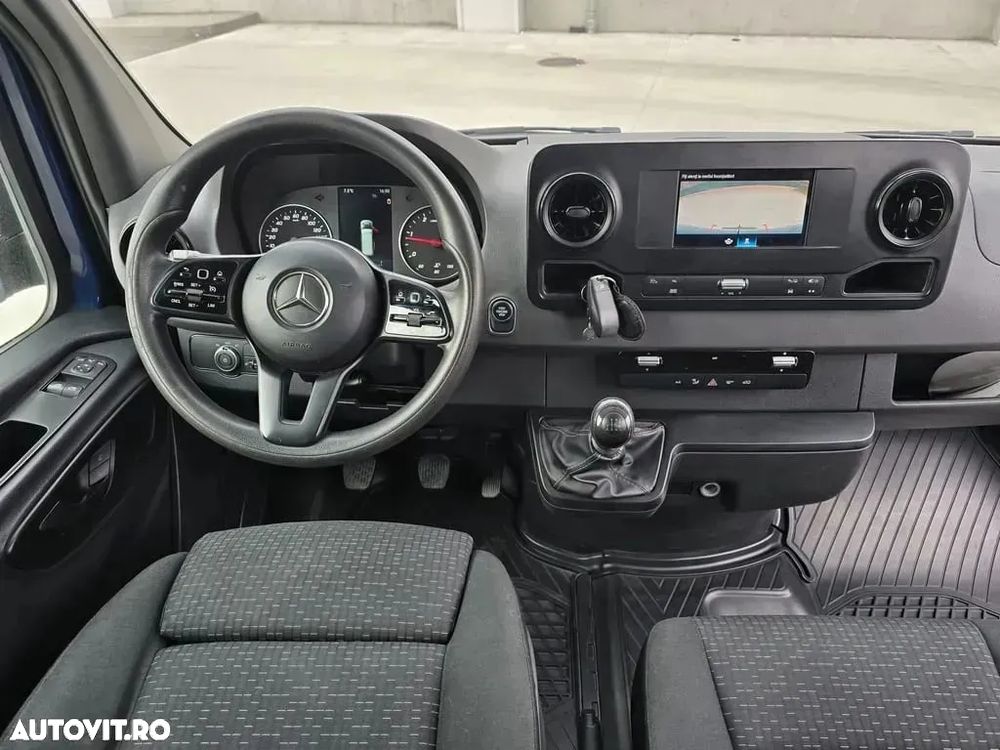 Mercedes-Benz Sprinter - 9