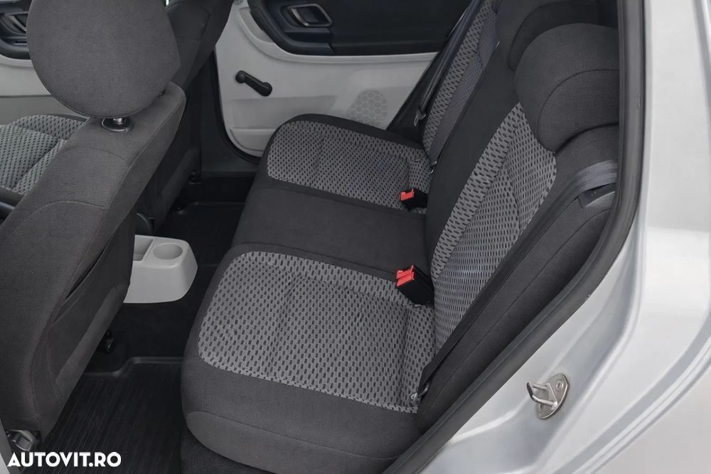 Skoda Fabia 1.2 TSI Ambiente DSG - 8