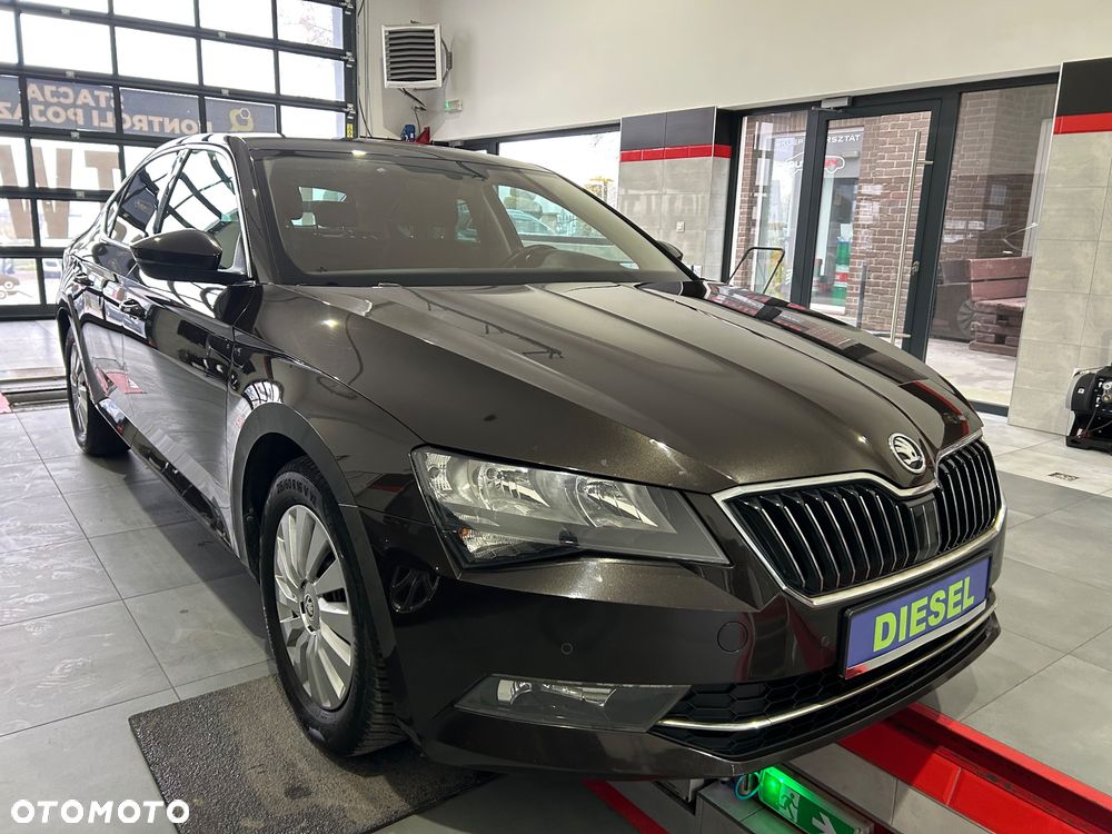 Skoda Superb 1.6 TDI GreenLine - 11