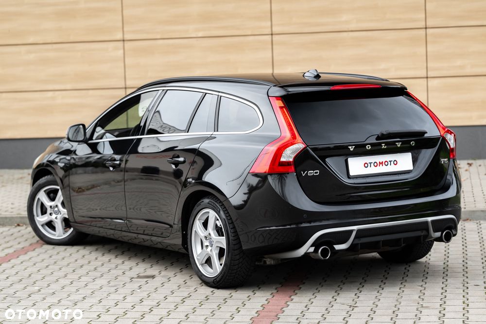 Volvo V60 T5 R-Design - 16