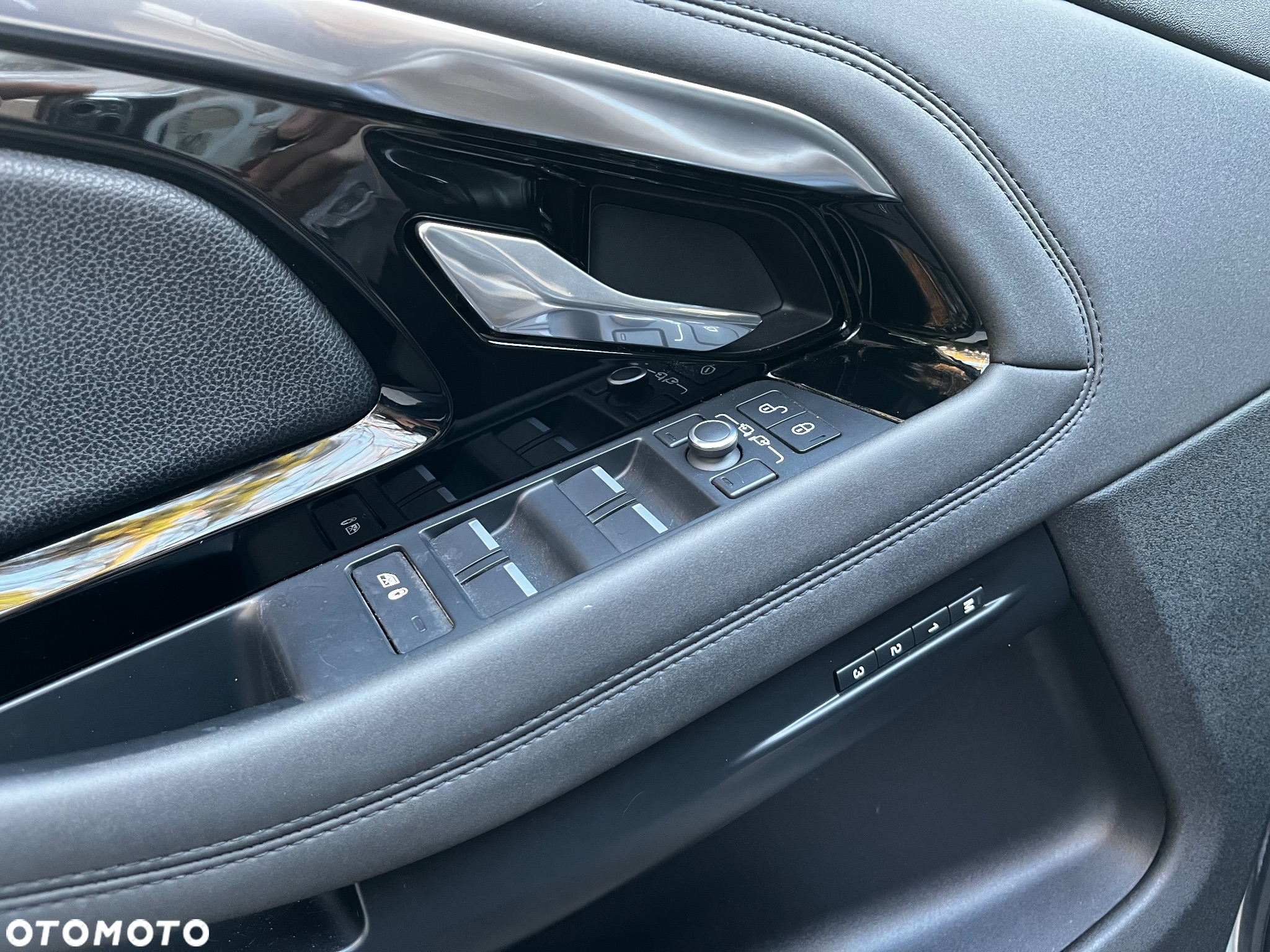 Land Rover Range Rover Evoque - 27