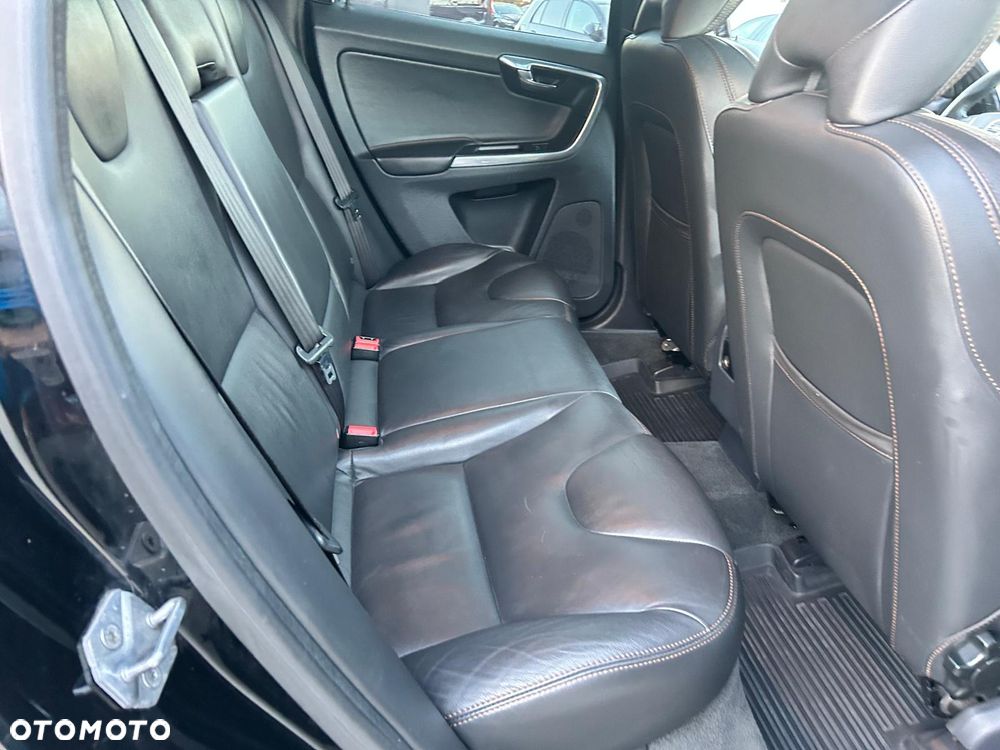 Volvo XC 60 D4 Geartronic Momentum - 26
