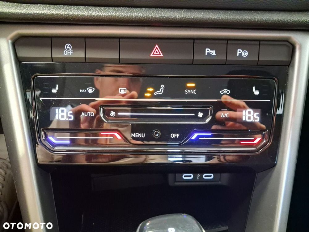 Volkswagen T-Roc - 26