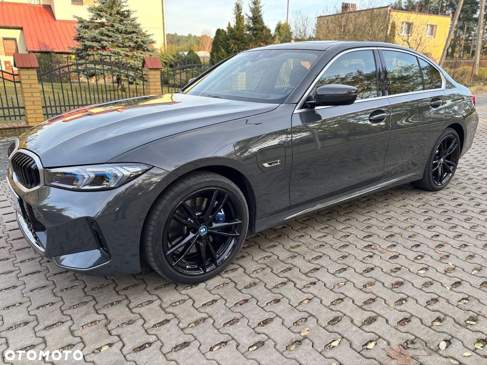 BMW Seria 3 330e PHEV M Sport sport - 17