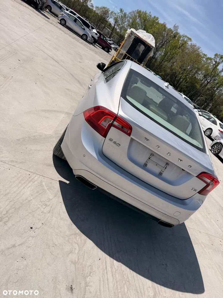 Volvo S60 - 25