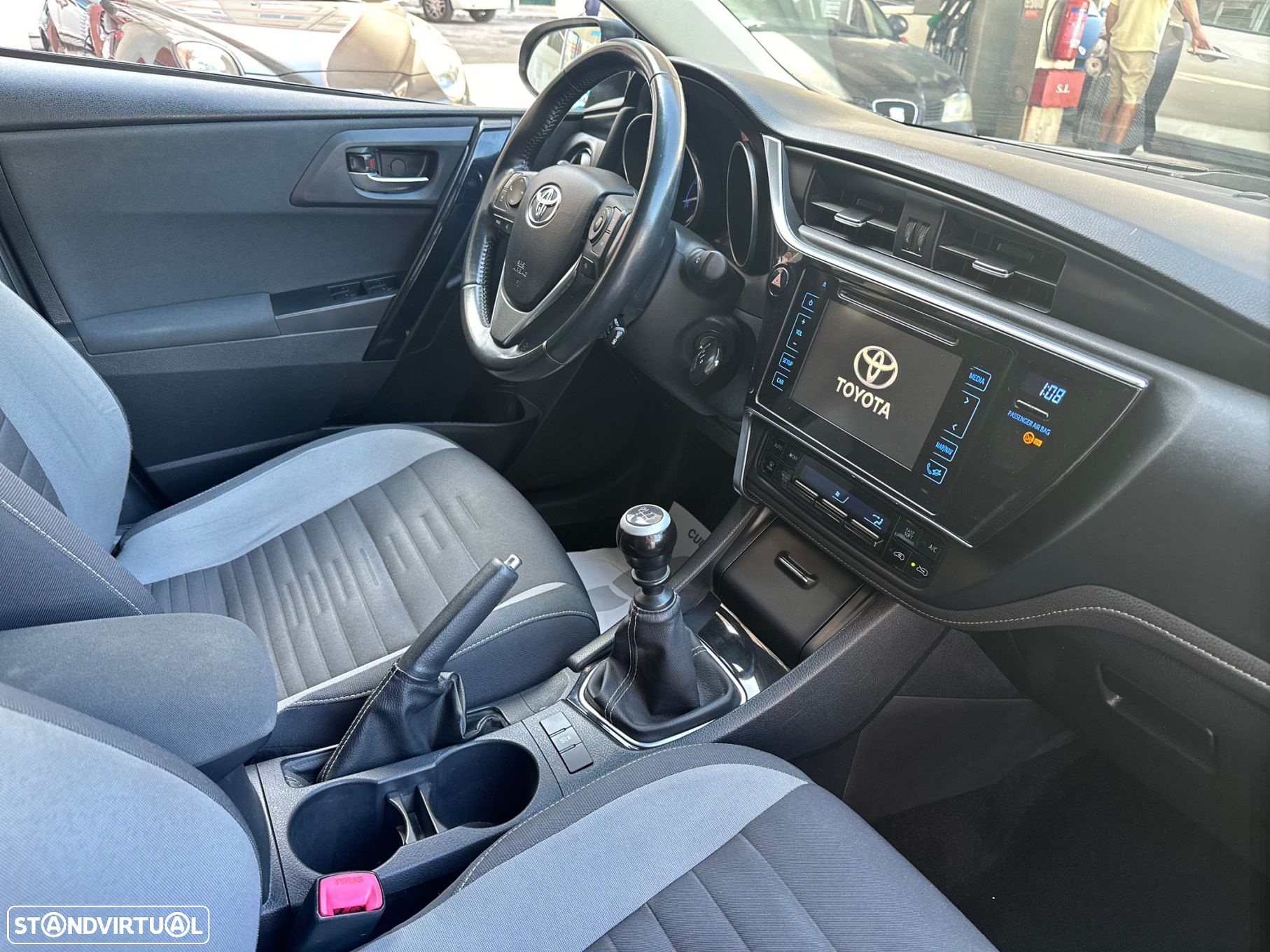 Toyota Auris Touring Sports 1.6 D-4D Exclusive+Navi - 10
