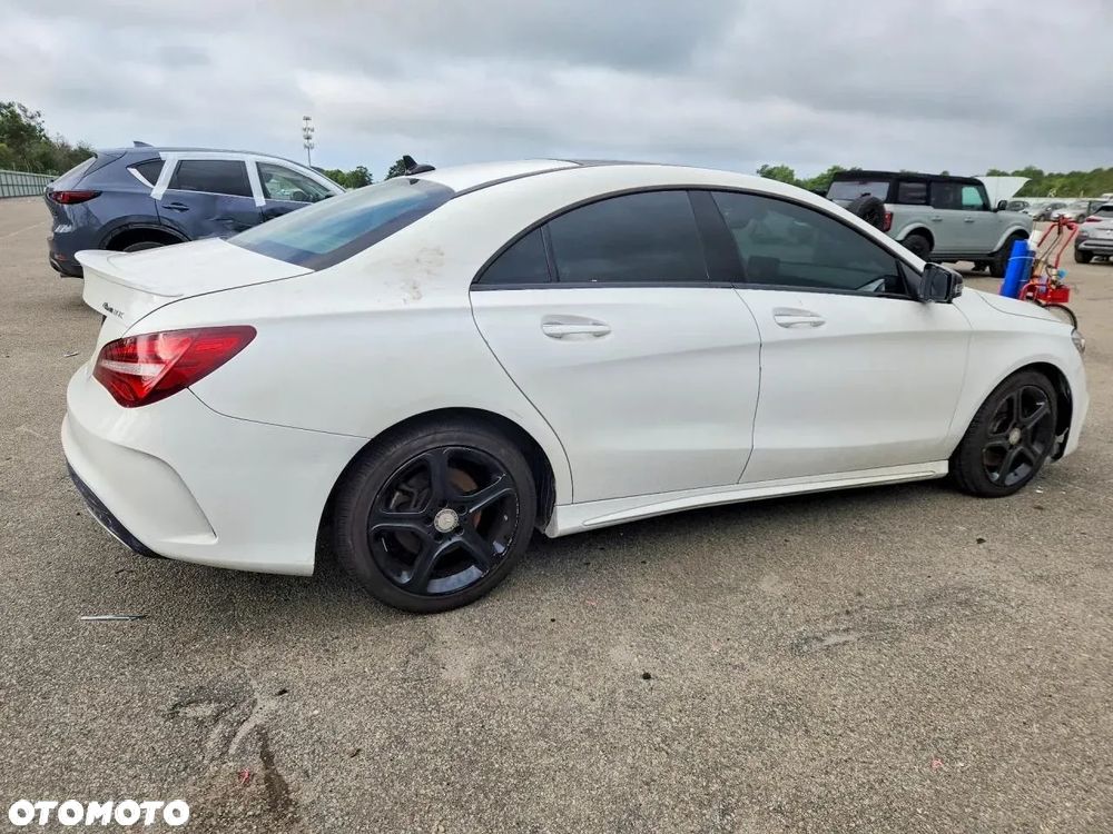 Mercedes-Benz CLA 250 4Matic 7G-DCT AMG Line - 4