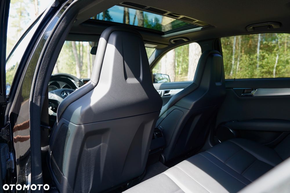 Mercedes-Benz Klasa C 63 AMG 7G-TRONIC SPORT EDITION - 23