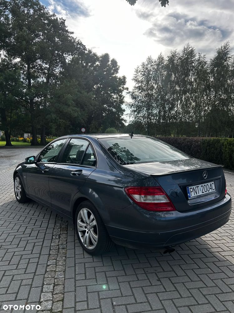Mercedes-Benz Klasa C 180 CGI BlueEFFICIENCY Elegance - 3