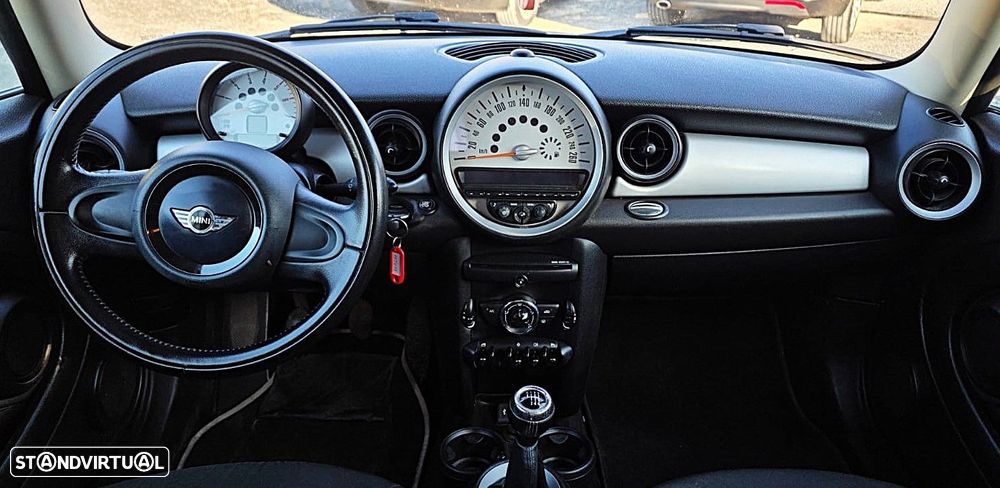 MINI Clubman One D - 14