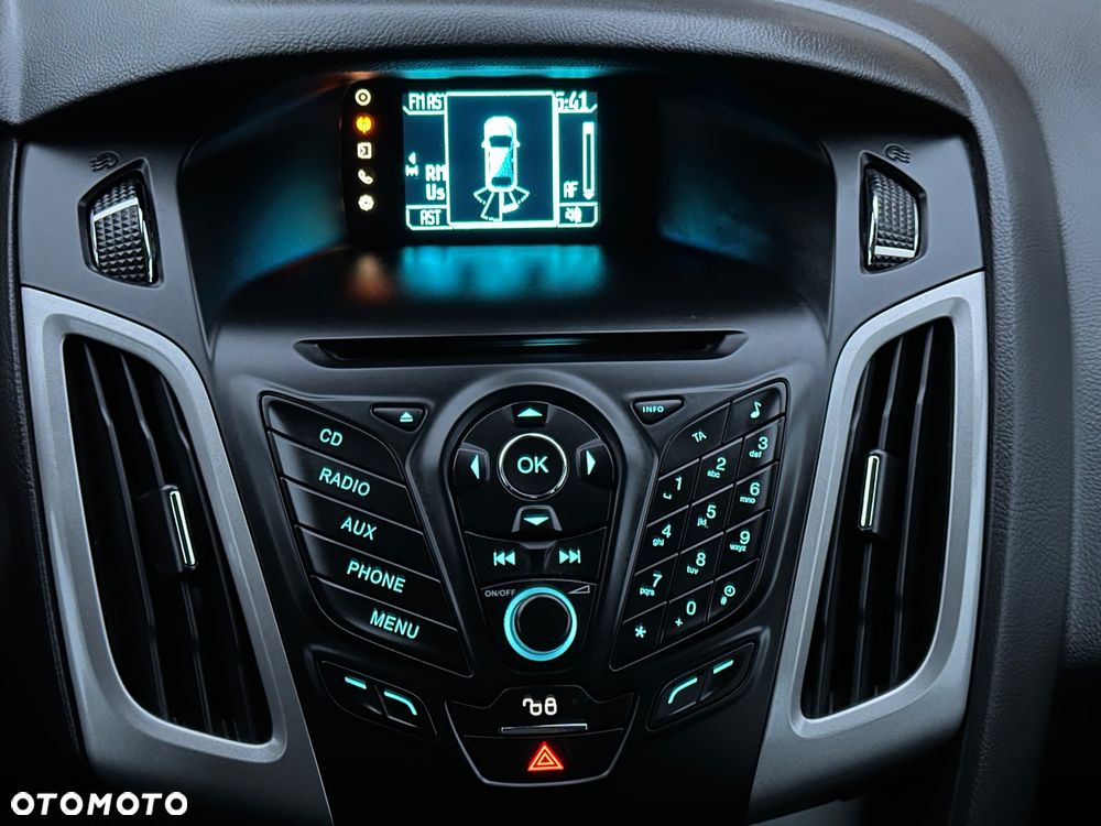 Ford Focus 1.6 EcoBoost Edition - 11