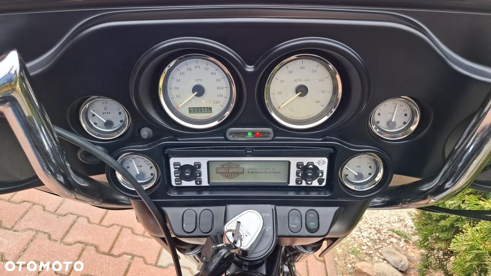 Harley-Davidson Touring Street Glide - 22