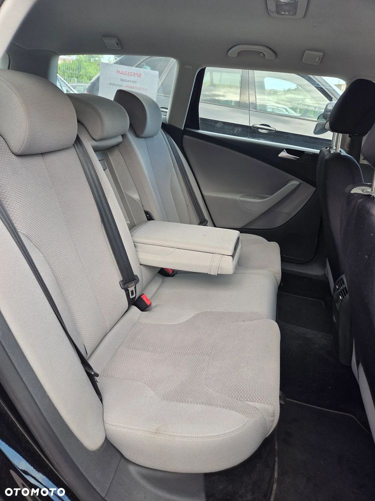 Volkswagen Passat 2.0 TDI DPF BlueMotion Technology Comfortline - 31