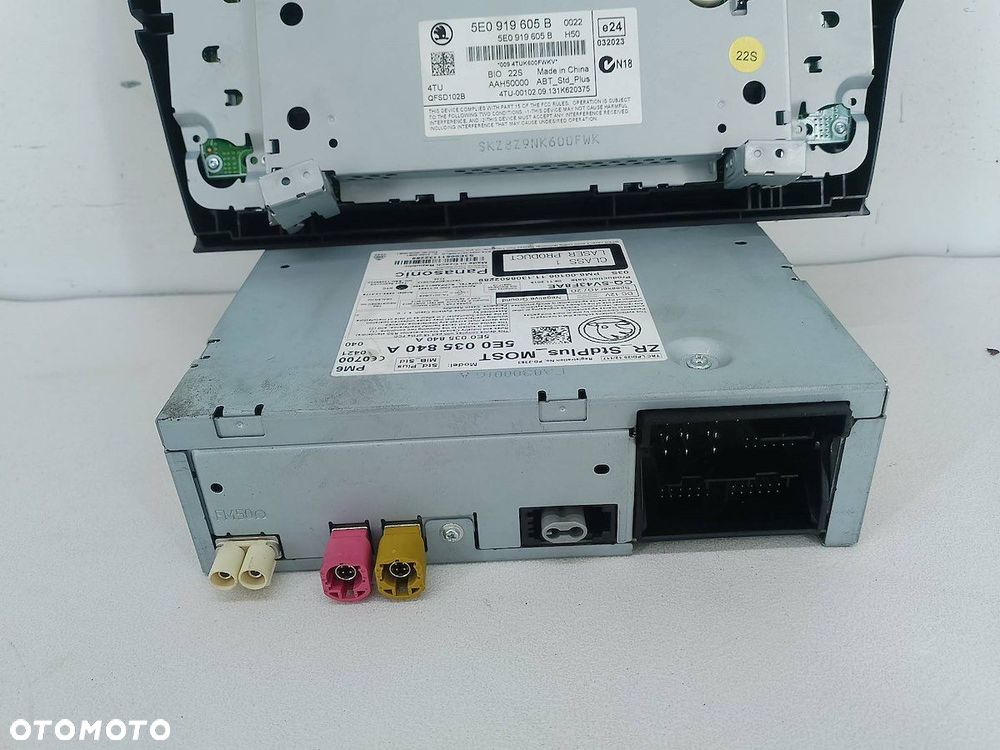 ZESTAW MUTIMEDIALNY SKODA OCTAVIA III 5E0035840A  5E0919605B - 3