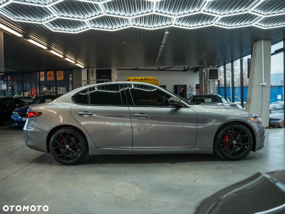 Alfa Romeo Giulia - 9
