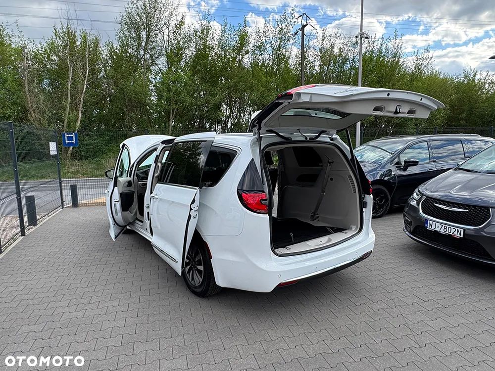 Chrysler Pacifica - 20