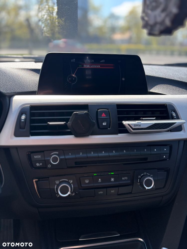 BMW Seria 3 318d - 14