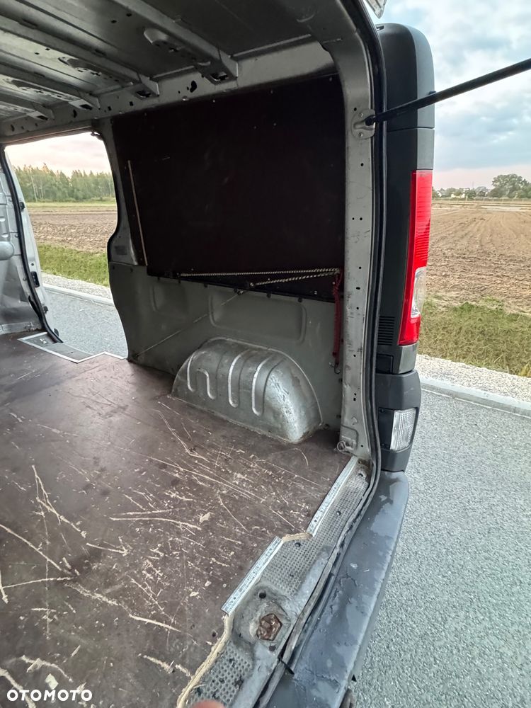 Opel Vivaro - 17