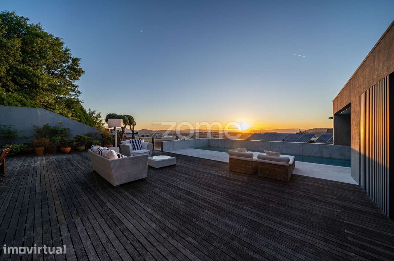 Moradia T4 de luxo, individual com piscina em Nogueiró - Braga - Grande imagem: 4/60