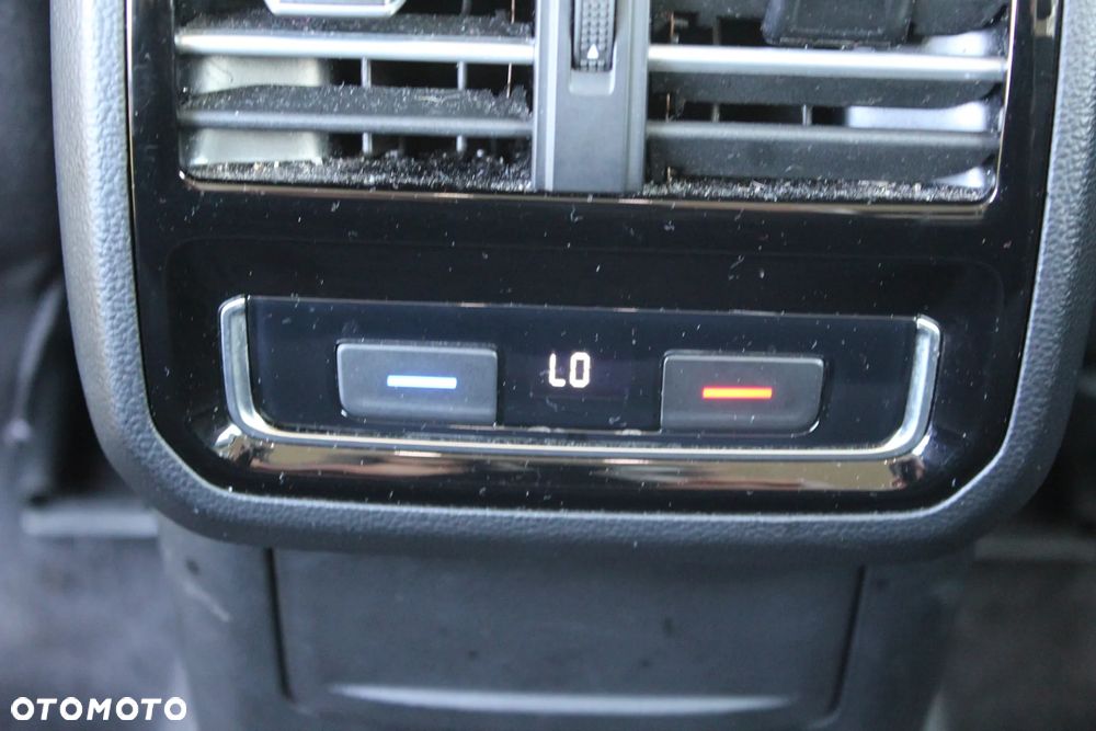 Volkswagen Passat Variant 1.6 TDI (BlueMotion Technology) DSG Comfortline - 11