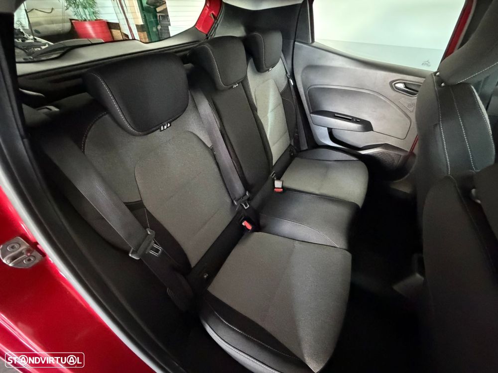 Renault Clio 1.6 E-Tech Edition One - 29