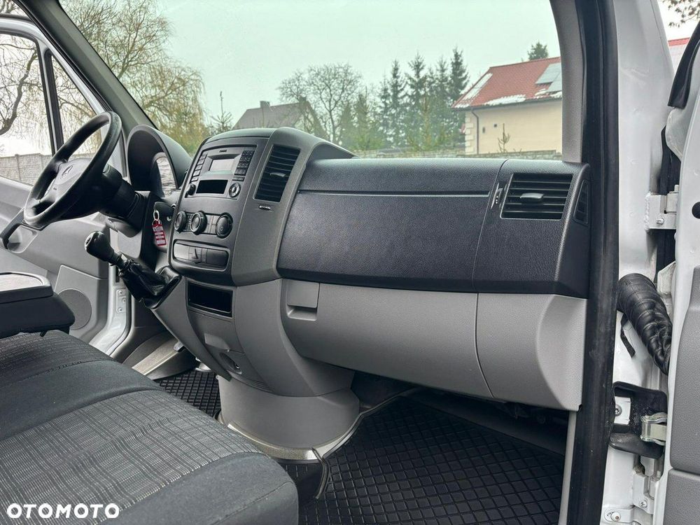 Mercedes-Benz Sprinter - 13