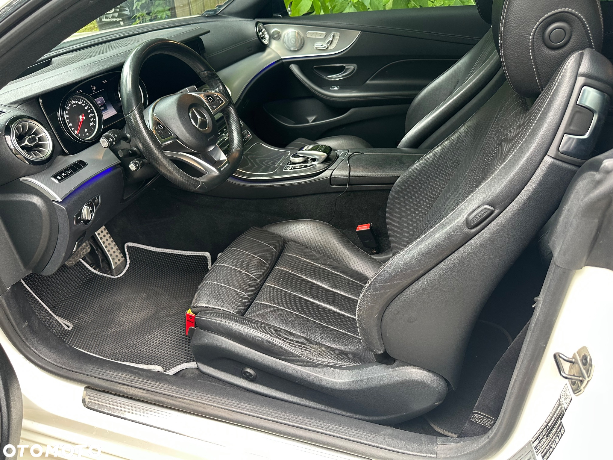 Mercedes-Benz Klasa E 220 d Coupe 4-Matic 9G-TRONIC - 8