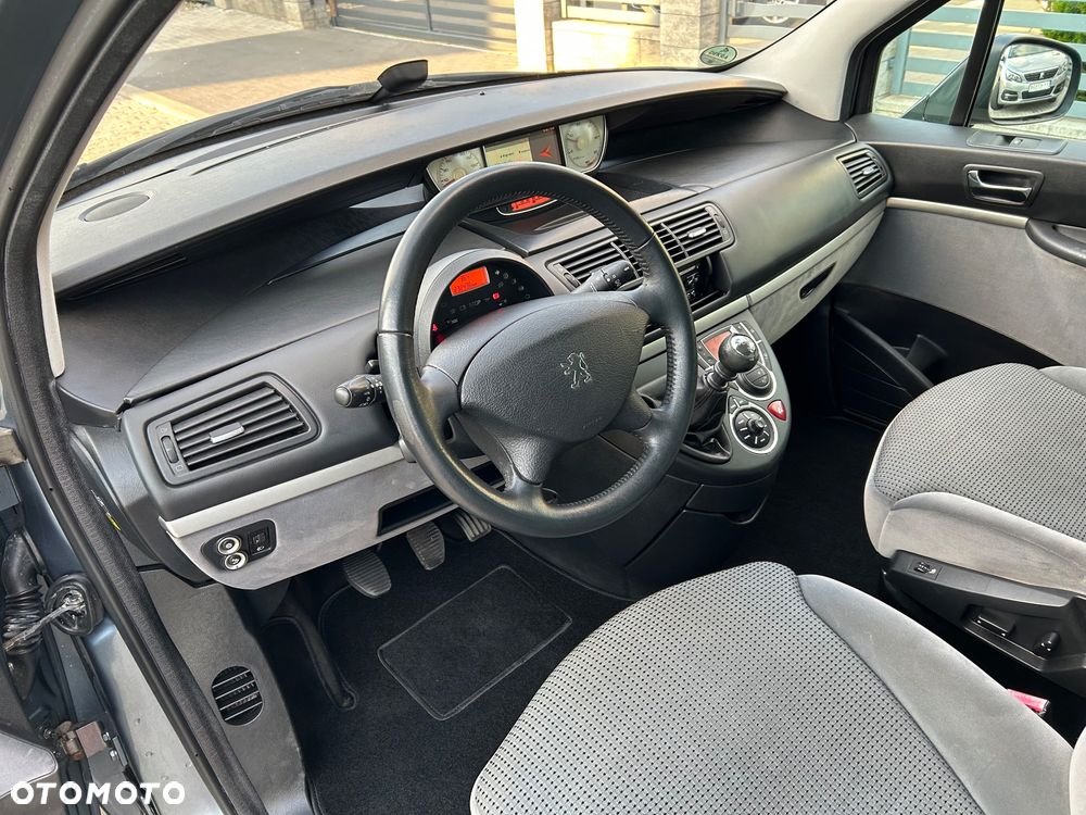 Peugeot 807 HDi 165 Premium - 17