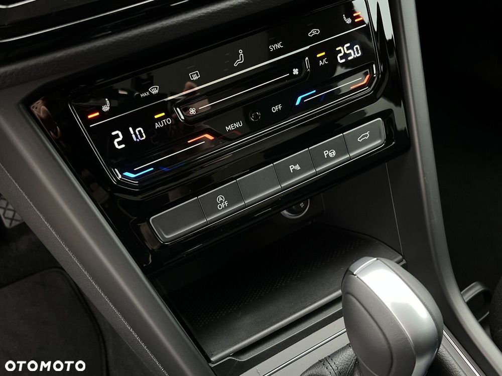 Volkswagen Touran - 25