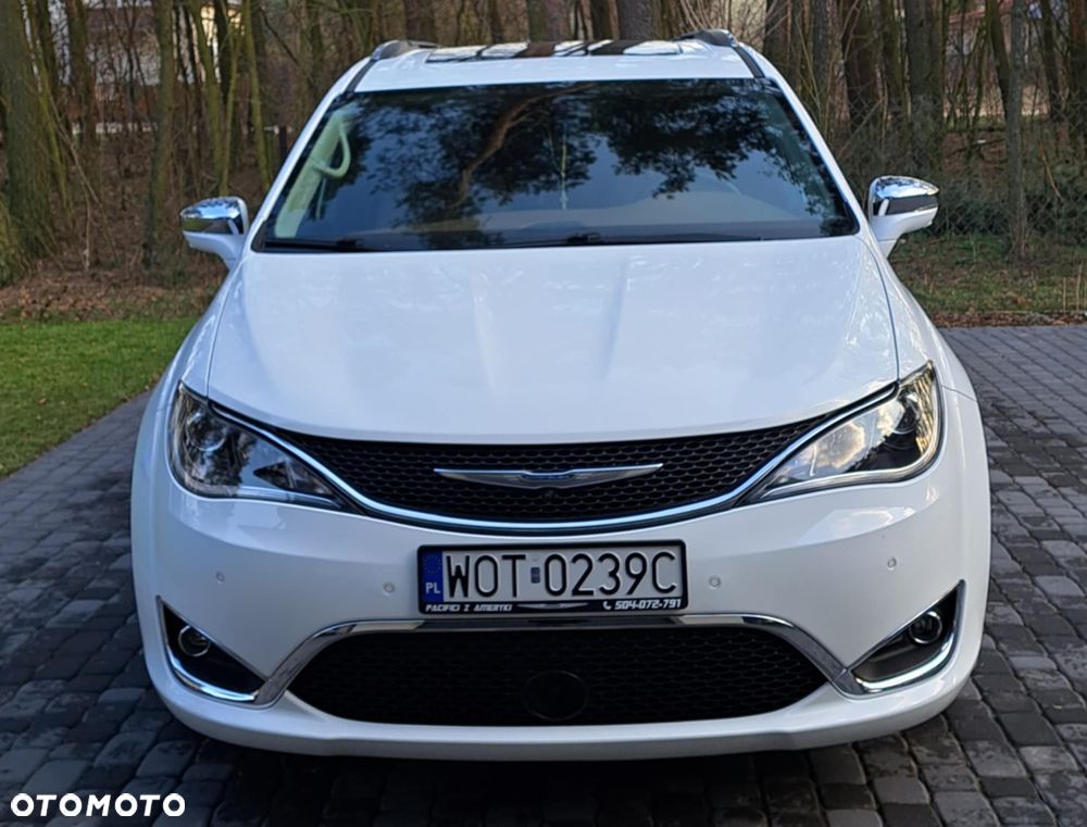 Chrysler Pacifica - 5