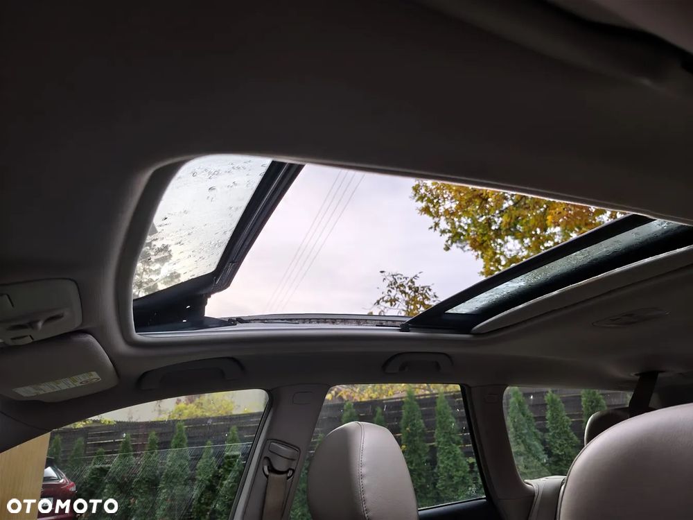 Subaru Legacy - 18