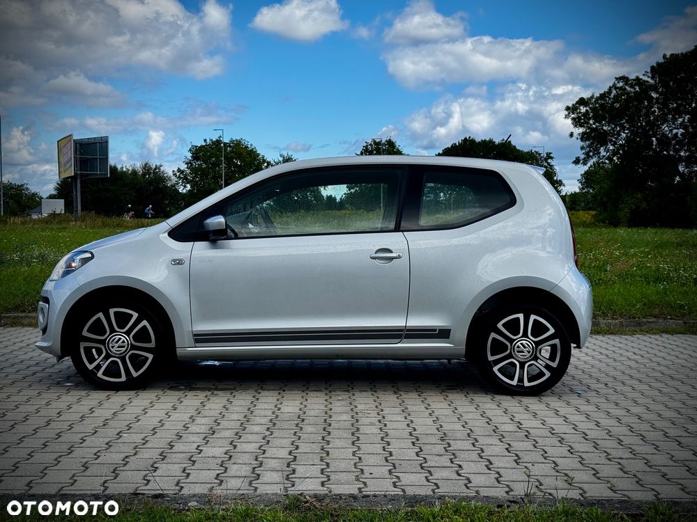 Volkswagen Up 2015 photo 4