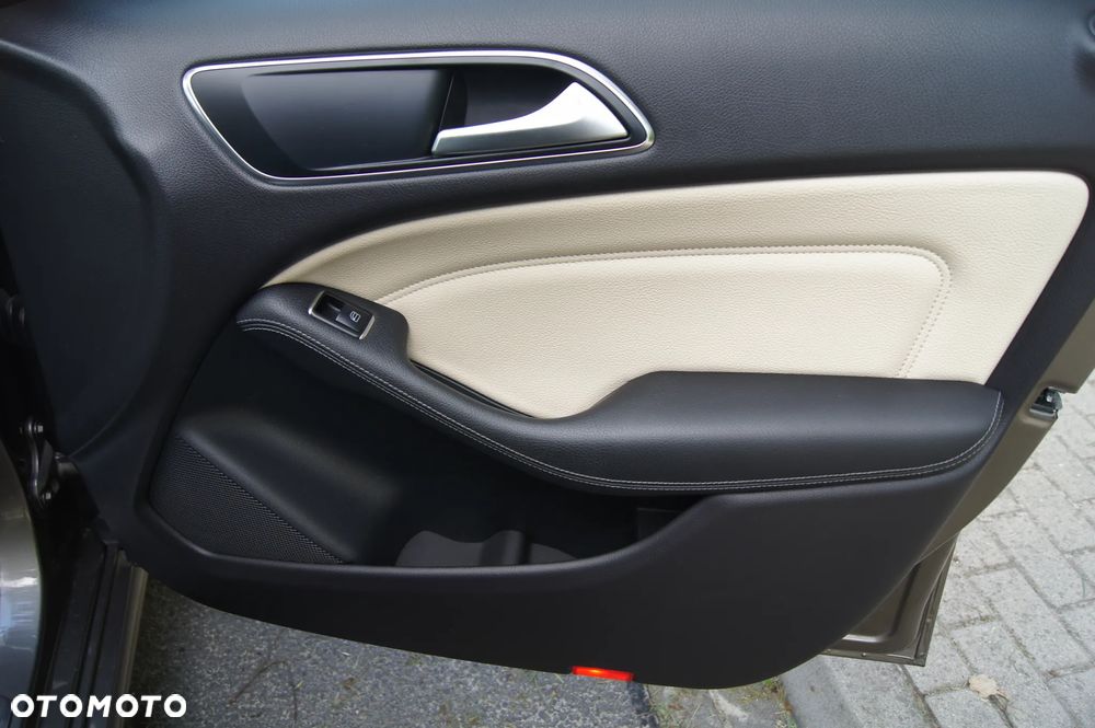 Mercedes-Benz Klasa B 180 CDI (BlueEFFICIENCY) - 12