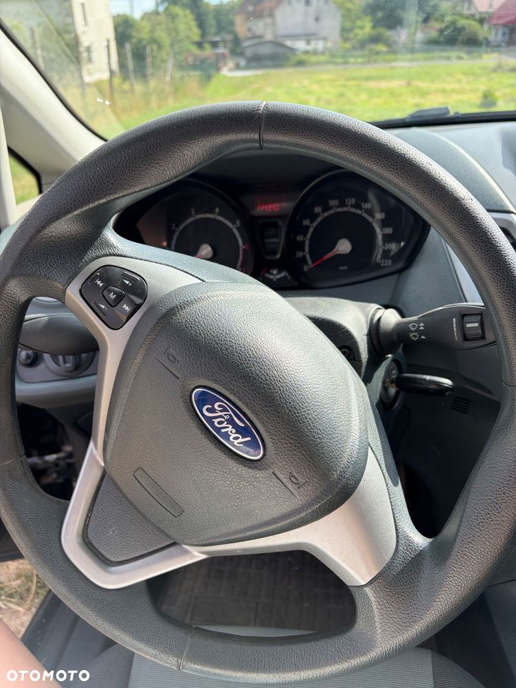 Ford Fiesta 1.25 Trend EU5 - 6