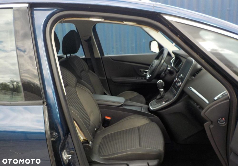 Renault Grand Scenic - 16