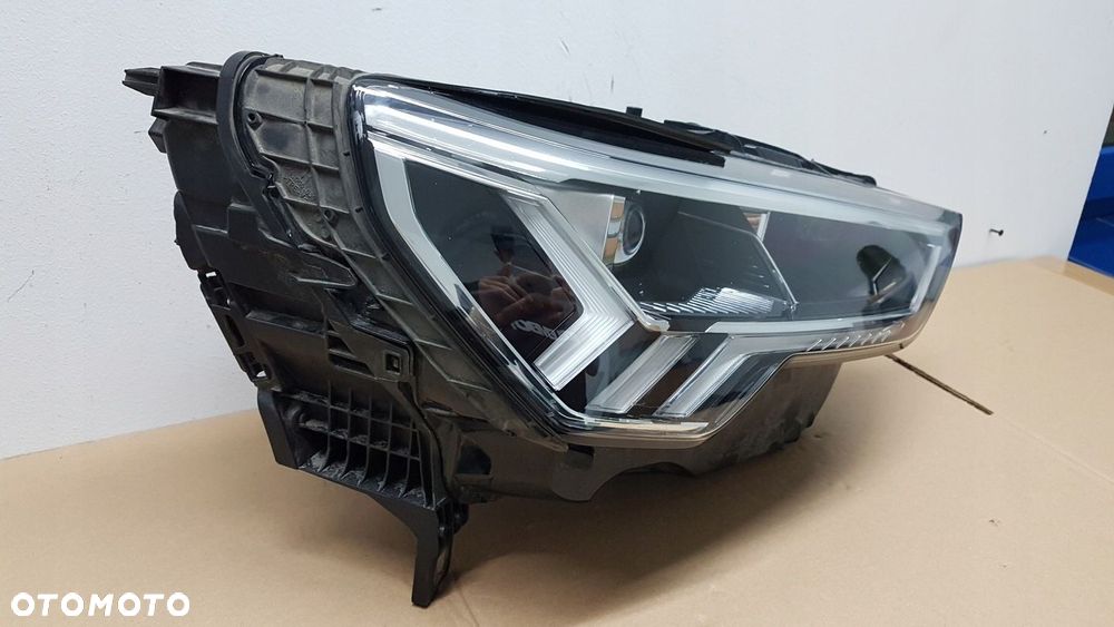 LAMPA PRZÓD PRAWA AUDI Q3 18- FULL LED 83A941034 - 5