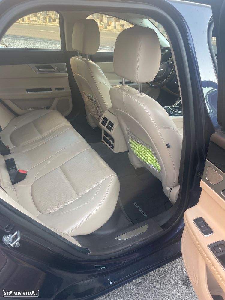 Jaguar XF Sportbrake 2.0 D Prestige AWD Aut. - 16