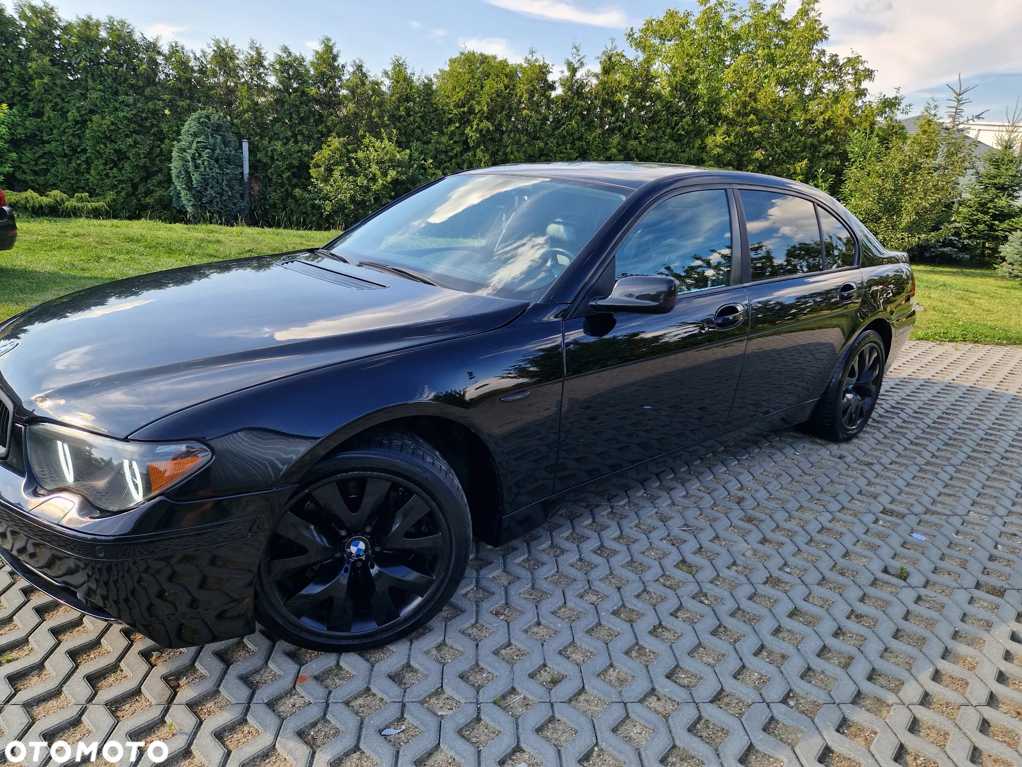 BMW Seria 7 745i L - 12