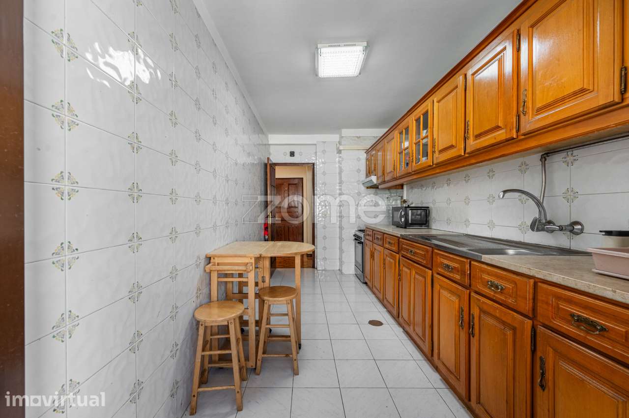 Apartamento T3 Duplex | Santos Pousada | 2 Lugares de Garagem - Grande imagem: 5/30