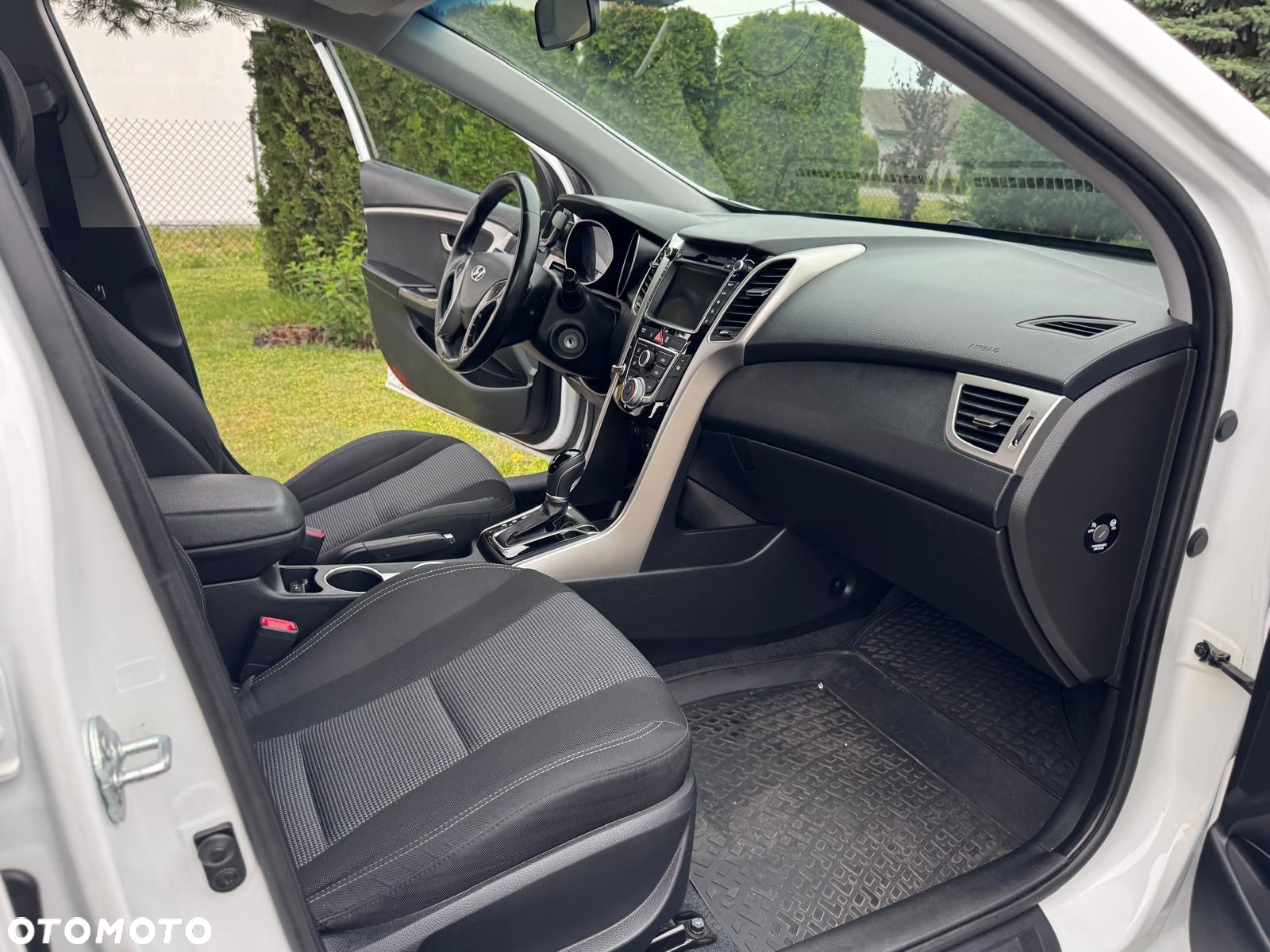 Hyundai i30 1.6 CRDI Automatik Style - 27