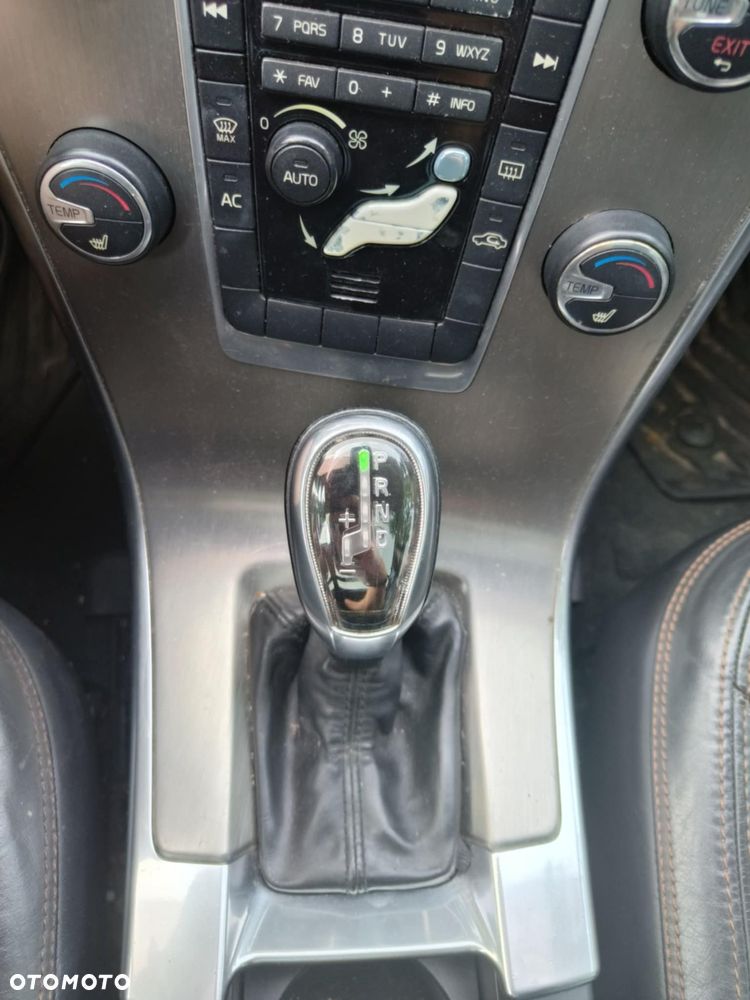 Volvo XC 60 T6 AWD RDesign - 22