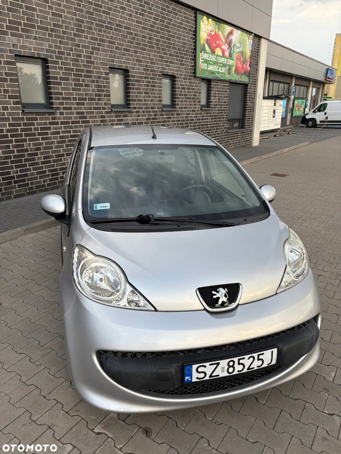 Peugeot 107 1.0 Trendy - 2