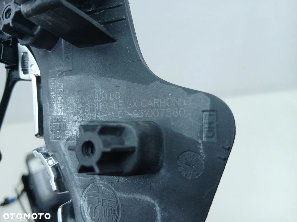 Popielniczka ramka lewarka osłona CARBON Alfa Romeo Stelvio - 11